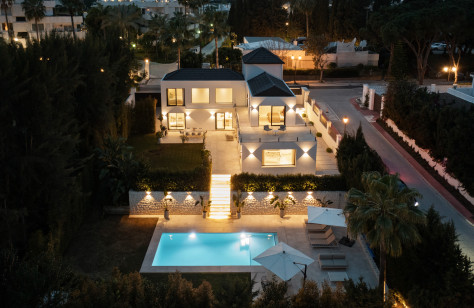 FOR SALE 🏡 Fully Renovated Villa on a Quiet Cul-de-Sac – Las Brisas, Nueva Andalucía, Marbella