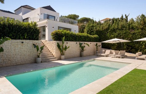 FOR SALE 🏡 Fully Renovated Villa on a Quiet Cul-de-Sac – Las Brisas, Nueva Andalucía, Marbella