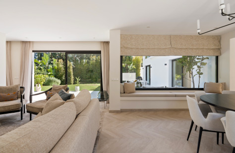 FOR SALE 🏡 Fully Renovated Villa on a Quiet Cul-de-Sac – Las Brisas, Nueva Andalucía, Marbella