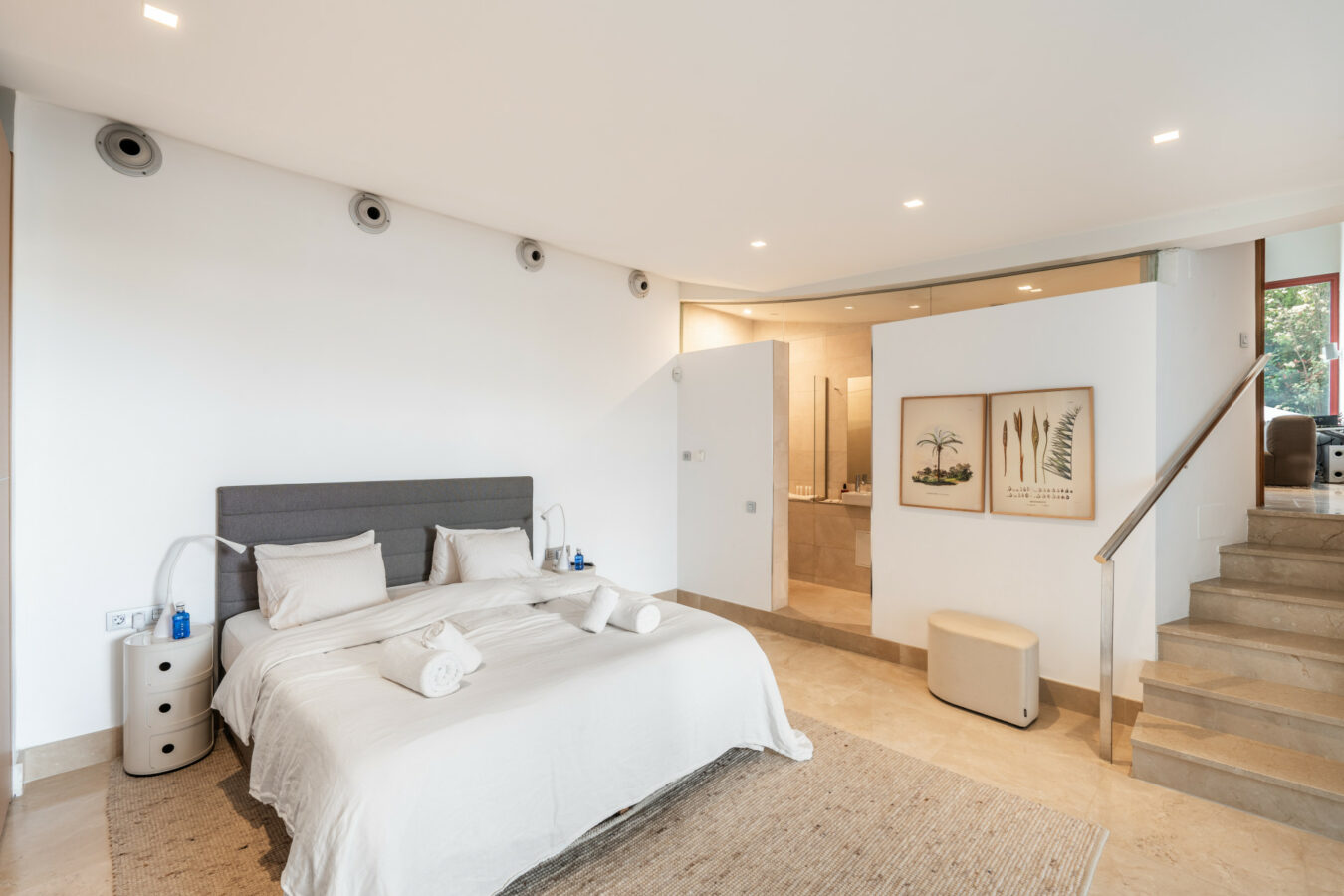 ddb4df73-25ae-4cba-883c-aa82a0148c3e FOR SALE 🌟 🏡 Contemporary Luxury Villa with Heated Infinity Pool & Rooftop Lounge 🇪🇸 Nueva Andalucía, Marbella 🇪🇸