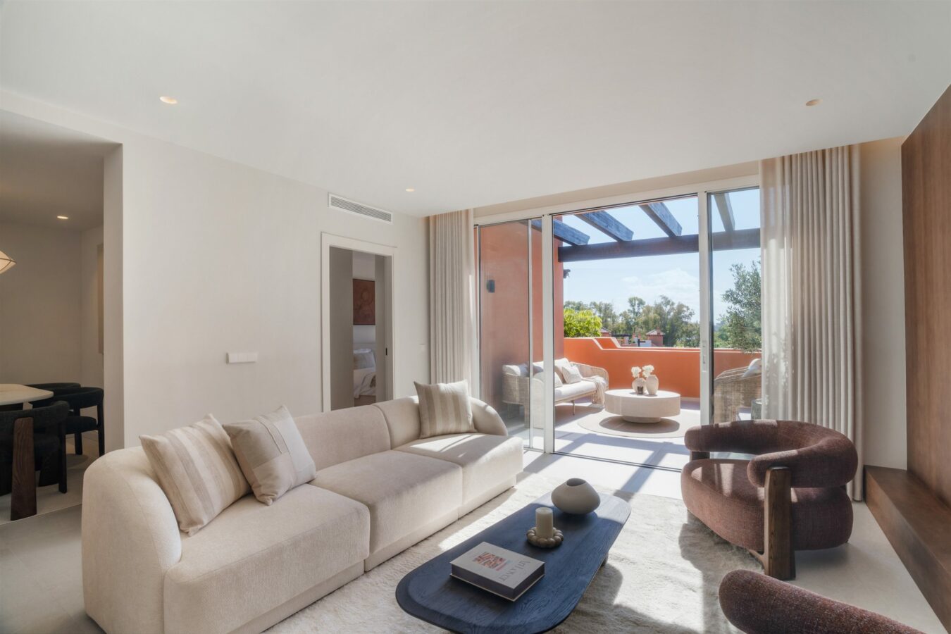 FOR SALE 🏡 Renovated Duplex Penthouse with Sea Views – El Alminar, Nueva Andalucía, Marbella