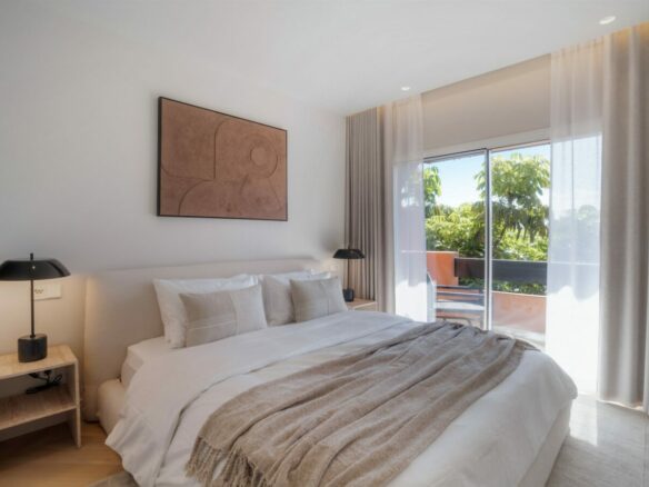FOR SALE 🏡 Renovated Duplex Penthouse with Sea Views – El Alminar, Nueva Andalucía, Marbella