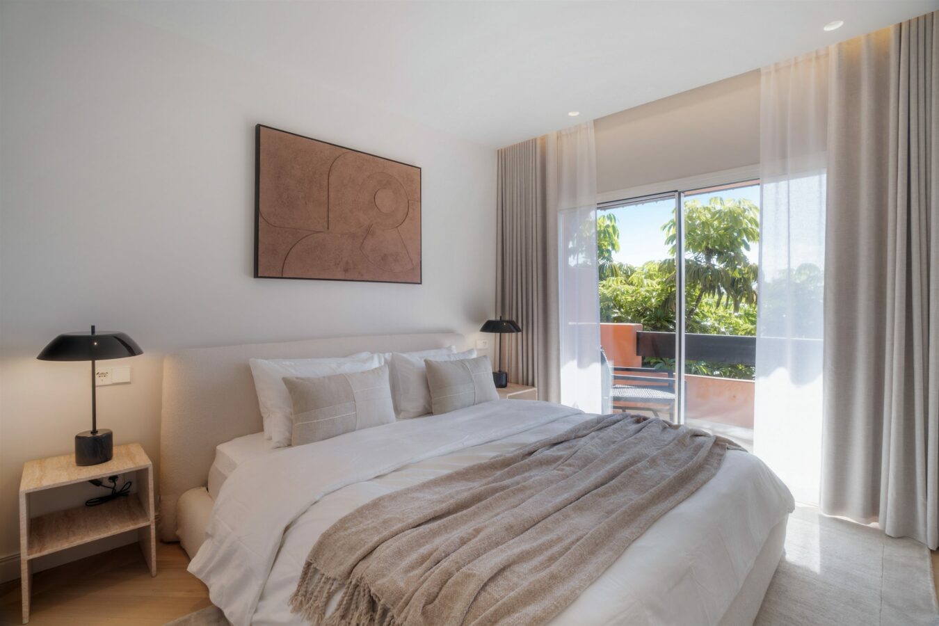 FOR SALE 🏡 Renovated Duplex Penthouse with Sea Views – El Alminar, Nueva Andalucía, Marbella