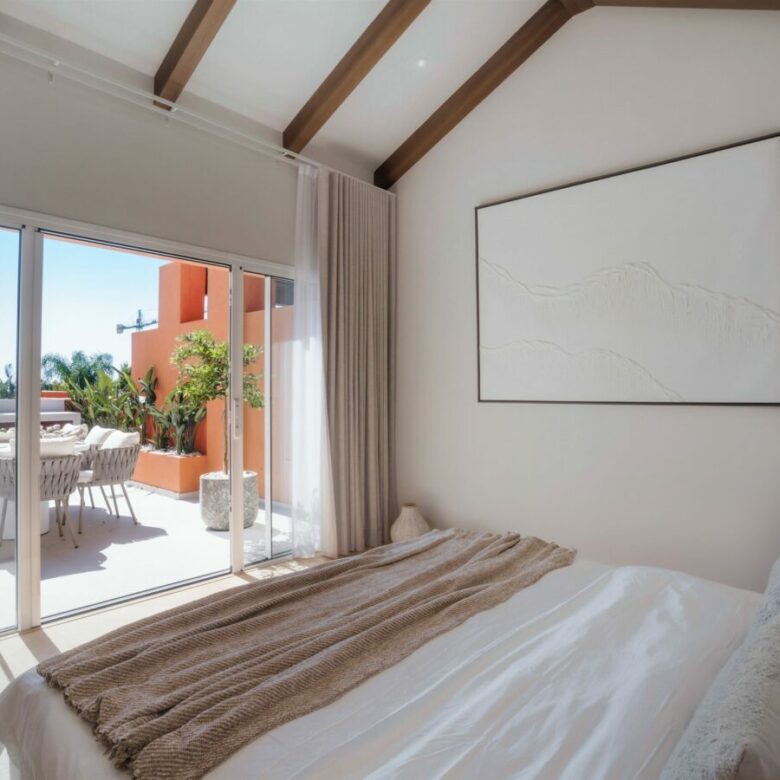 FOR SALE 🏡 Renovated Duplex Penthouse with Sea Views – El Alminar, Nueva Andalucía, Marbella