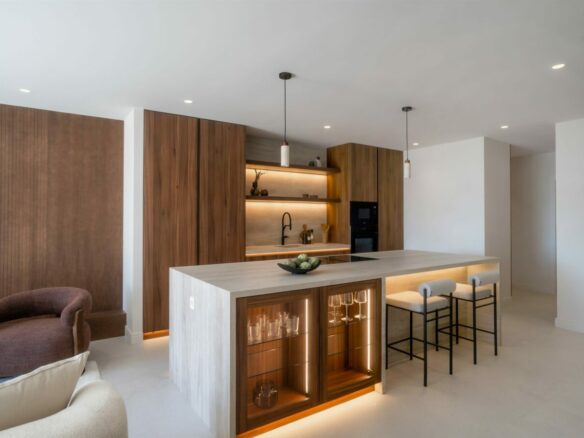 FOR SALE 🏡 Renovated Duplex Penthouse with Sea Views – El Alminar, Nueva Andalucía, Marbella