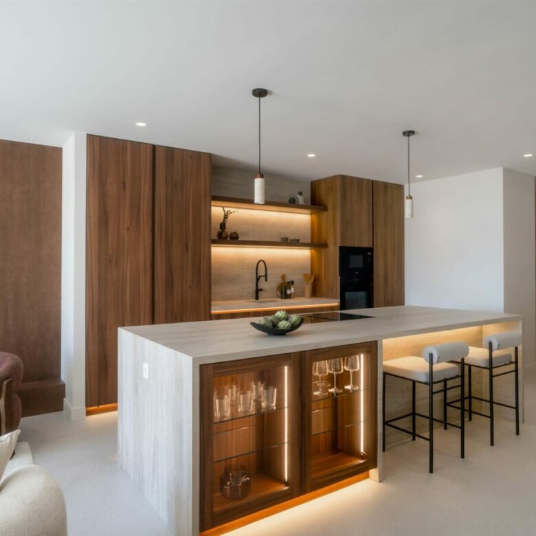 FOR SALE 🏡 Renovated Duplex Penthouse with Sea Views – El Alminar, Nueva Andalucía, Marbella