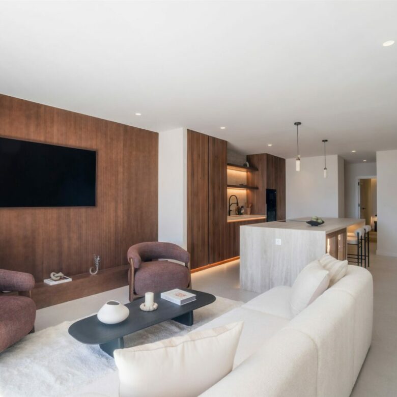 FOR SALE 🏡 Renovated Duplex Penthouse with Sea Views – El Alminar, Nueva Andalucía, Marbella