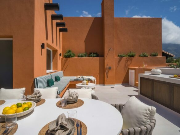 FOR SALE 🏡 Renovated Duplex Penthouse with Sea Views – El Alminar, Nueva Andalucía, Marbella