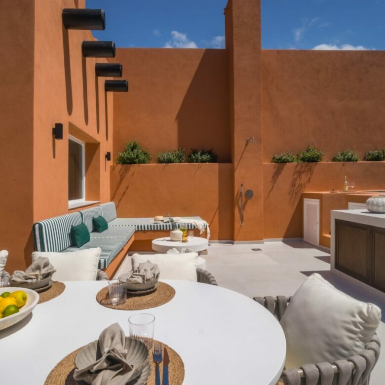 FOR SALE 🏡 Renovated Duplex Penthouse with Sea Views – El Alminar, Nueva Andalucía, Marbella