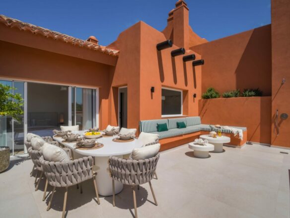 FOR SALE 🏡 Renovated Duplex Penthouse with Sea Views – El Alminar, Nueva Andalucía, Marbella