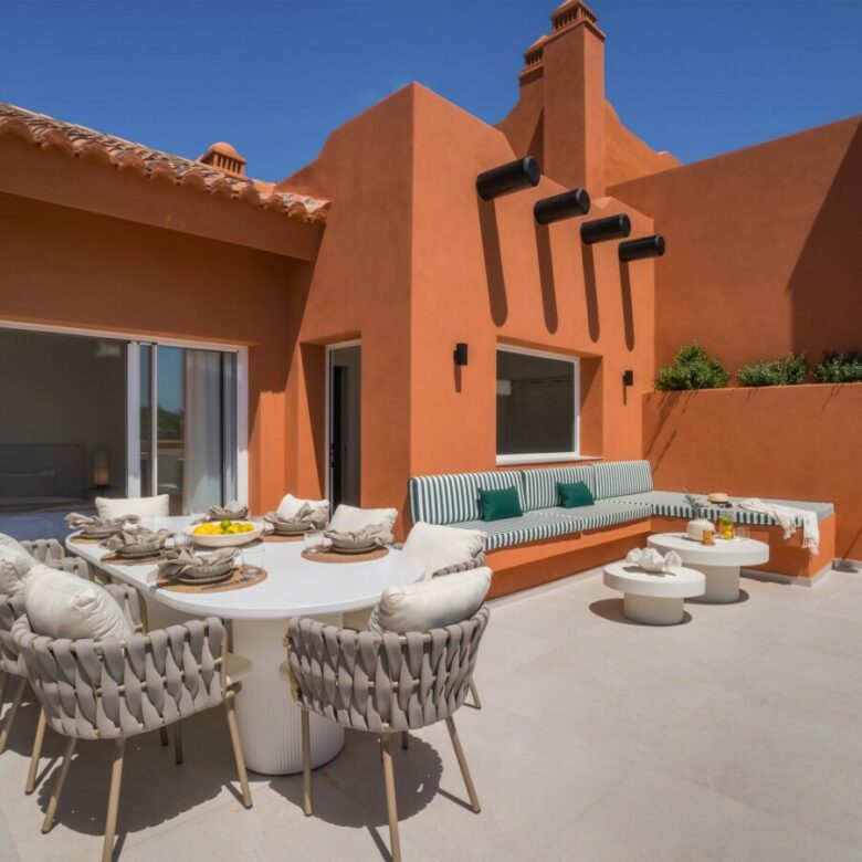 FOR SALE 🏡 Renovated Duplex Penthouse with Sea Views – El Alminar, Nueva Andalucía, Marbella