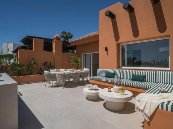 FOR SALE 🏡 Renovated Duplex Penthouse with Sea Views – El Alminar, Nueva Andalucía, Marbella