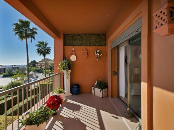 Elegant two bedroom apartment Benatalaya Atalaya Estepona