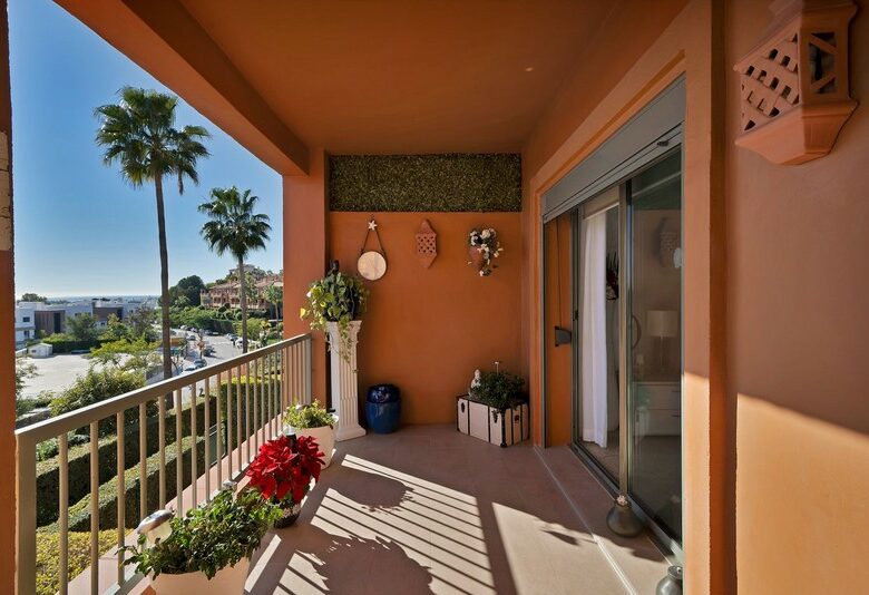 Elegant two bedroom apartment Benatalaya Atalaya Estepona