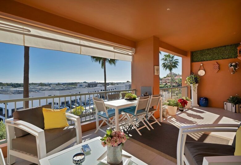 Elegant two bedroom apartment Benatalaya Atalaya Estepona