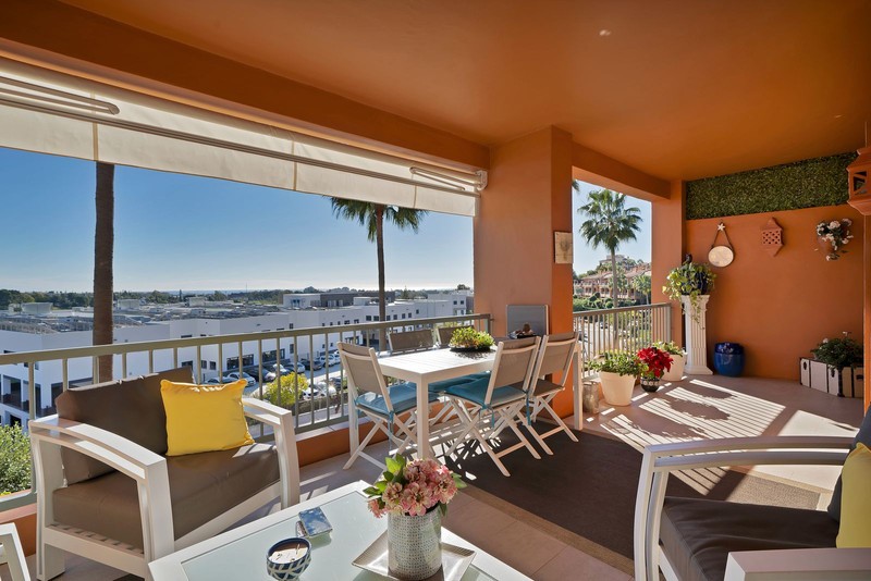 Elegant two bedroom apartment Benatalaya Atalaya Estepona