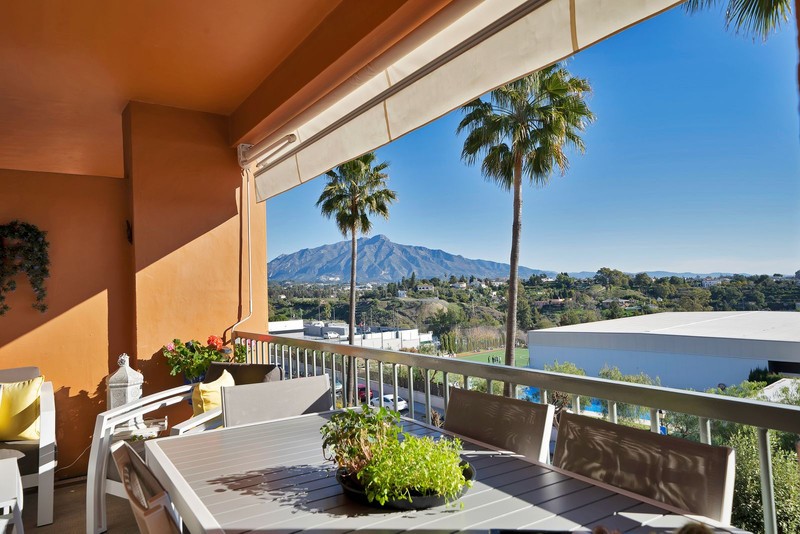Elegant two bedroom apartment Benatalaya Atalaya Estepona