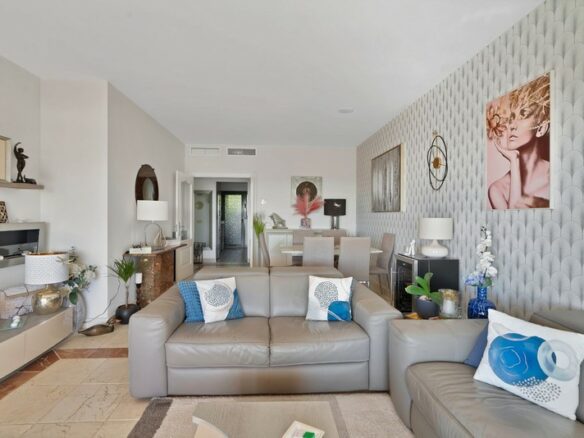 Elegant two bedroom apartment Benatalaya Atalaya Estepona