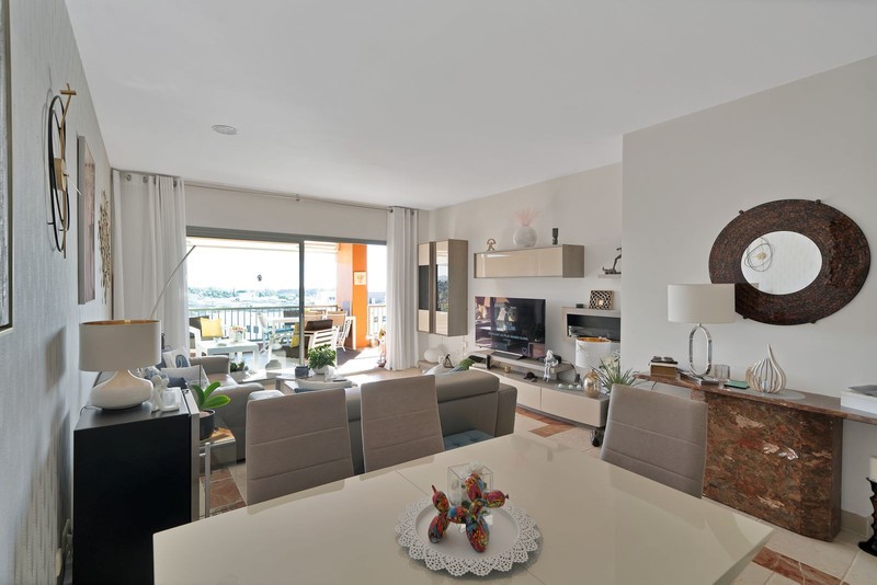 Elegant two bedroom apartment Benatalaya Atalaya Estepona