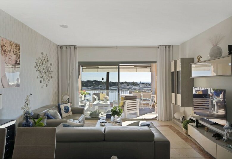 Elegant two bedroom apartment Benatalaya Atalaya Estepona