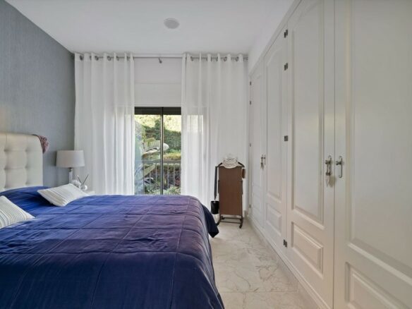 Elegant two bedroom apartment Benatalaya Atalaya Estepona