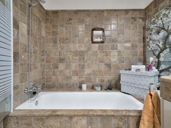 Elegant two bedroom apartment Benatalaya Atalaya Estepona