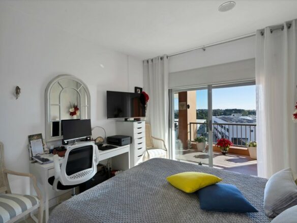 Elegant two bedroom apartment Benatalaya Atalaya Estepona