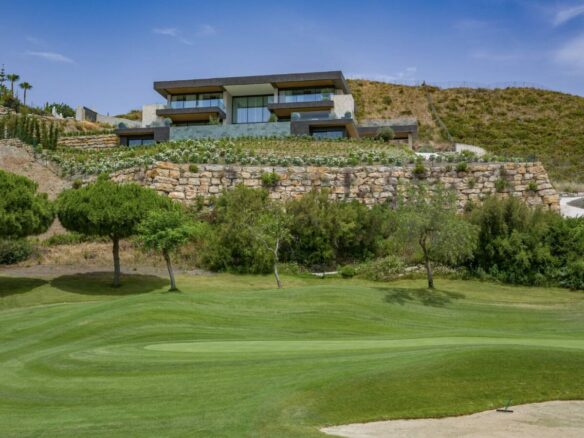 For sale – Contemporary Mansion, Marbella Club Golf Resort, Benahavis, Spain   🇪🇸