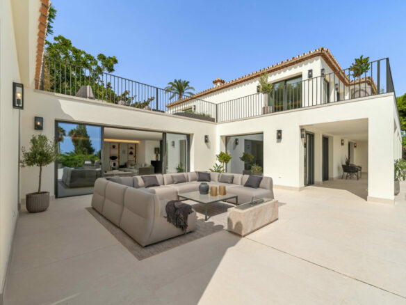 For Sale – Villa Rocio – Fascinating Contemporary Villa in Prime Location