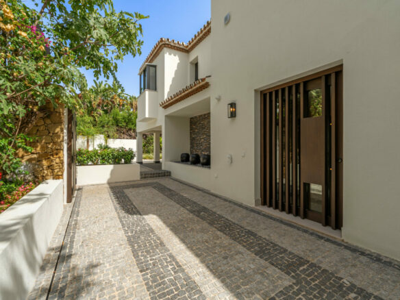 For Sale – Villa Rocio – Fascinating Contemporary Villa in Prime Location