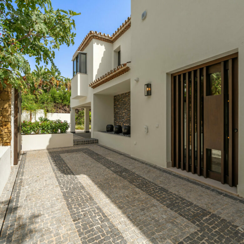 For Sale – Villa Rocio – Fascinating Contemporary Villa in Prime Location