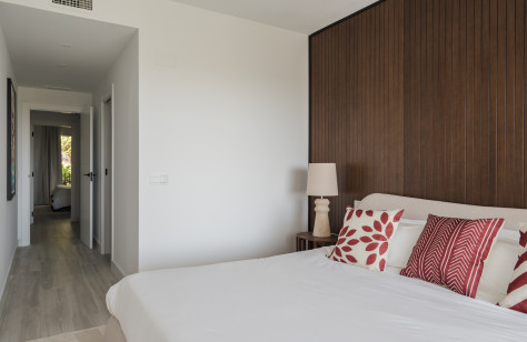 FOR SALE 🏡 Renovated Furnished Apartment with Golf and Sea Views – Altos de la Quinta, Benahavís