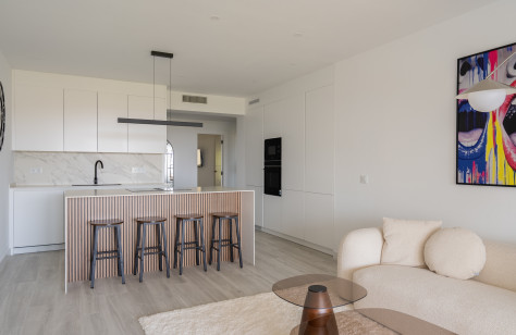 FOR SALE 🏡 Renovated Furnished Apartment with Golf and Sea Views – Altos de la Quinta, Benahavís