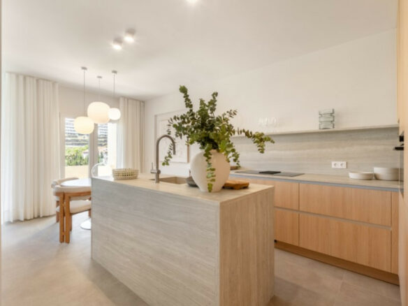 FOR SALE 🏡 Fully Renovated Duplex with Panoramic Views – La Quinta Hills, Benahavís