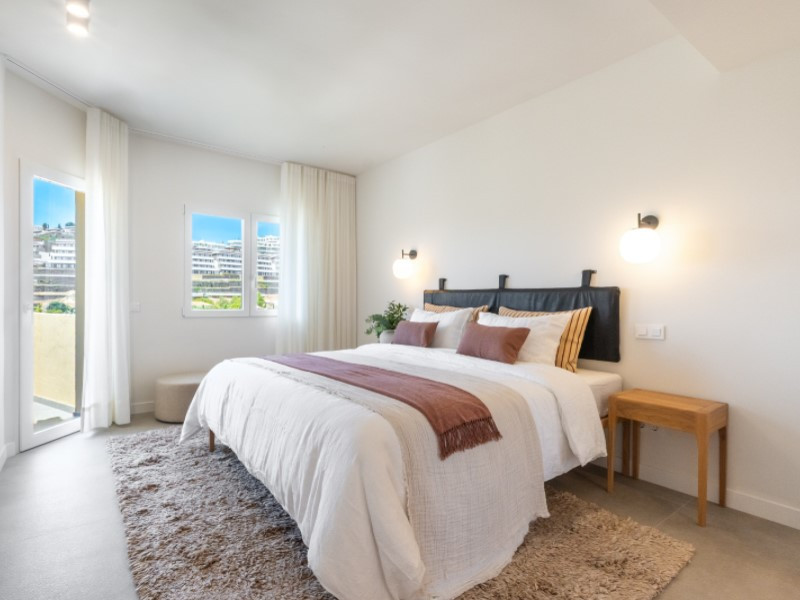 FOR SALE 🏡 Fully Renovated Duplex with Panoramic Views – La Quinta Hills, Benahavís