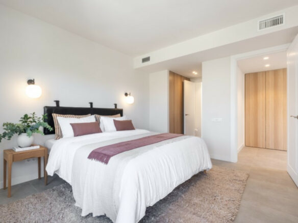 FOR SALE 🏡 Fully Renovated Duplex with Panoramic Views – La Quinta Hills, Benahavís