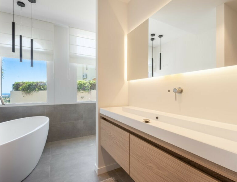 FOR SALE 🏡 Fully Renovated Duplex with Panoramic Views – La Quinta Hills, Benahavís