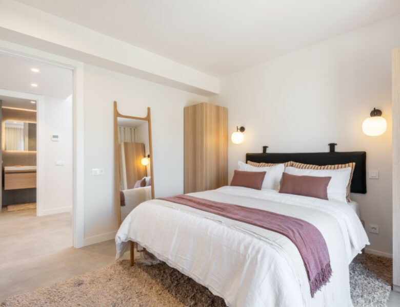 FOR SALE 🏡 Fully Renovated Duplex with Panoramic Views – La Quinta Hills, Benahavís