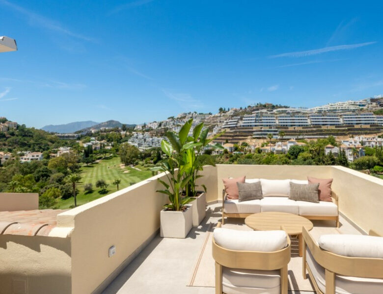 FOR SALE 🏡 Fully Renovated Duplex with Panoramic Views – La Quinta Hills, Benahavís