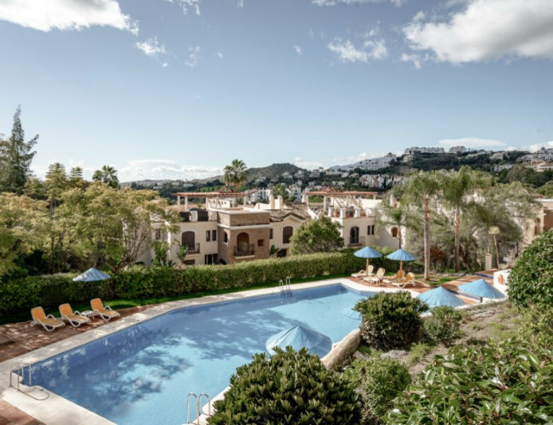 FOR SALE 🏡 Renovated Ground Floor Apartment – Las Jacarandas, Los Arqueros, Benahavís