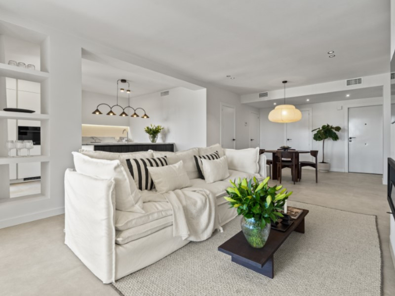 FOR SALE 🏡 Renovated Ground Floor Apartment – Las Jacarandas, Los Arqueros, Benahavís