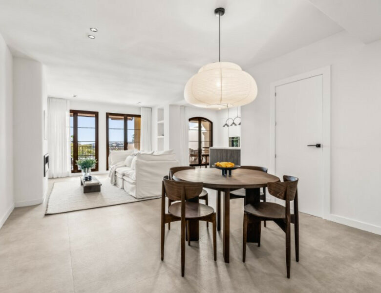 FOR SALE 🏡 Renovated Ground Floor Apartment – Las Jacarandas, Los Arqueros, Benahavís