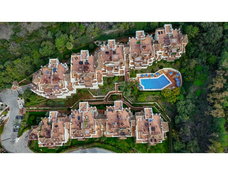 FOR SALE 🏡 Renovated Ground Floor Apartment – Las Jacarandas, Los Arqueros, Benahavís