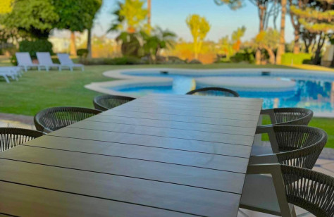 FOR SALE 🏡 Elegant Private Villa on a Large Plot – Monte Biarritz, Estepona East