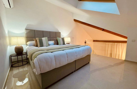 FOR SALE 🏡 Elegant Private Villa on a Large Plot – Monte Biarritz, Estepona East
