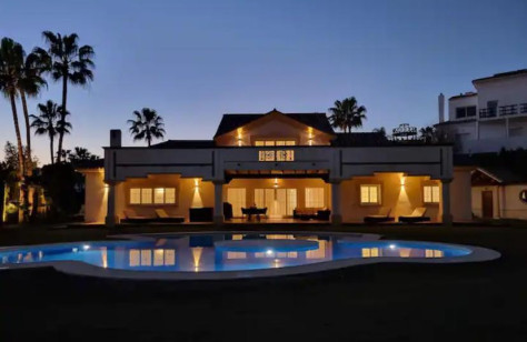 FOR SALE 🏡 Elegant Private Villa on a Large Plot – Monte Biarritz, Estepona East
