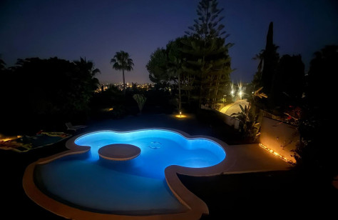 FOR SALE 🏡 Elegant Private Villa on a Large Plot – Monte Biarritz, Estepona East