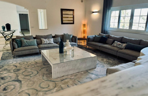 FOR SALE 🏡 Elegant Private Villa on a Large Plot – Monte Biarritz, Estepona East