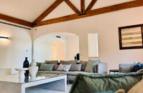 FOR SALE 🏡 Elegant Private Villa on a Large Plot – Monte Biarritz, Estepona East