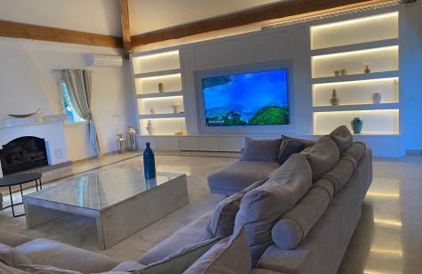FOR SALE 🏡 Elegant Private Villa on a Large Plot – Monte Biarritz, Estepona East